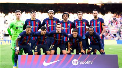 صفقة برشلونة.. تشافي يرصد التعاقد مع جوهرة نيوكاسل يونايتد