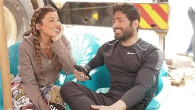 بالصور.. تامر حسني يوجه رسالة لدينا الشربيني: نورت فيلمك 