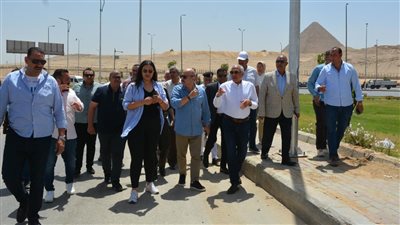 محافظ الجيزة يعاين أعمال التطوير بمحيط المتحف المصري الكبير