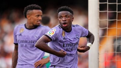 فينسيوس ليس الأول.. أبرز 10 نجوم تعرضوا للعنصرية في ملاعب كرة القدم