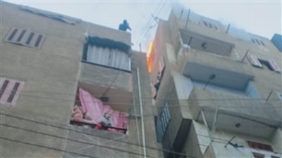 مختل عقليا يشعل النيران في شقة بالمنصورة ويلوذ بالفرار