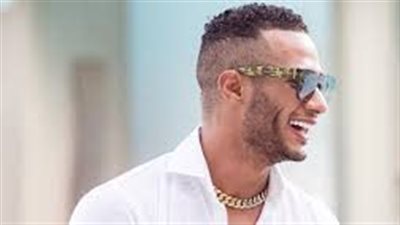 بالسيجار والدولارات.. محمد رمضان يحتفل بعيد ميلاده في أحد الفنادق الكبرى