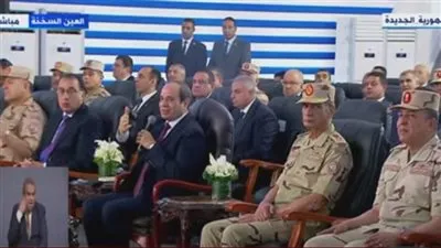 السيسي يعلن دعمه للعاملين بـ قطاع البترول: 