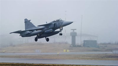 السويد تبحث اختبار الطيارين الأوكرانيين لطائراتها المقاتلة من طراز 