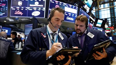 ارتفاع مؤشرات الاسهم الامريكية بعد توقعات إيجابية للأسهم المرتبطة بالذكاء الاصطناعي