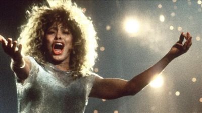 بعد تصدرها التريند.. محطات في حياة الراحلة نجمة الروك تينا تيرنر 