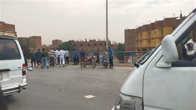 اختلت عجلة القيادة.. تفاصيل مصرع شخص وإصابة 5 في انقلاب ميكروباص بالوراق