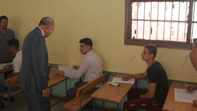 محافظ القليوبية يتفقد لجان الدبلومات الفنية