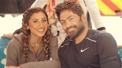 دينا الشربيني تخطف الأنظار بغنائها لتامر حسني 