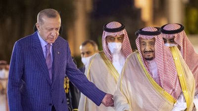 الملك سلمان وولي العهد يهنئان أردوغان بمناسبة إعادة انتخابه رئيسا لتركيا