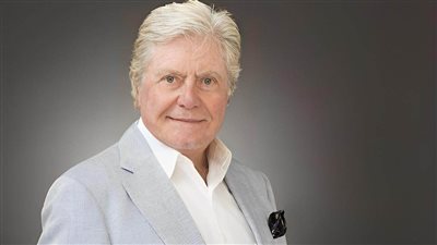 لهذا السبب.. حسين فهمي يتصدر التريند 