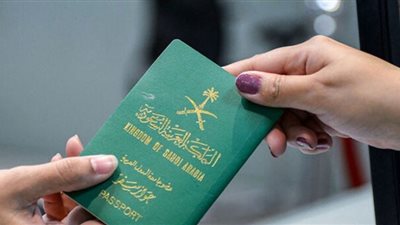 رسوم تمديد تأشيرة الخروج والعودة للمملكة وطرق تمديدها عبر أبشر