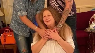 في أول ظهور لها.. أحمد الفيشاوي ووالدته سمية الألفي يتصدرا التريند