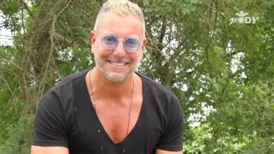 تامر هجرس يتألق بأحدث جلسة تصوير له بعد عودته إلي الفن