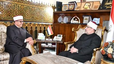 وزير الأوقاف يستقبل نظيرة الفلسطيني بديوان عام الوزارة لبحث التعاون المشترك