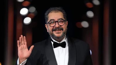 طارق عبد العزيز يوجه الشكر لمحبيه بعد خروجه من المستشفى 