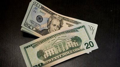  سعر الدولار الآن أمام الجنيه|ضربة عنيفة جديدة لتجار السوق السوداء وانهيار العملة الأمريكية