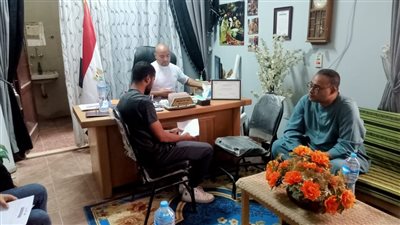 مجلس قروي أبومناع في قنا يبحث آلية اعتماد المكون الاقتصادي (صور)