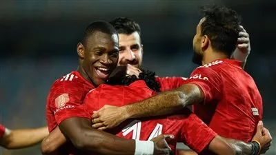 الأهلي يدخل معسكر مغلق استعدادًا لمواجهة الوداد المغربي 