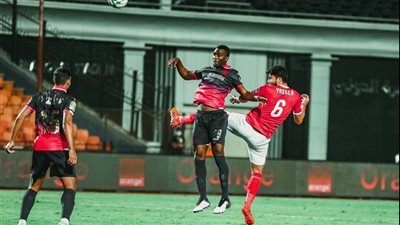 نجم الأهلي السابق يحذر من خطورة نجم الوداد المغربي 