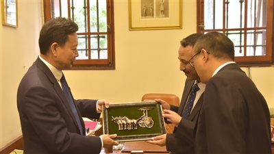 نائب وزير الثقافة والسياحة الصيني يزور المتحف المصري بالتحرير 