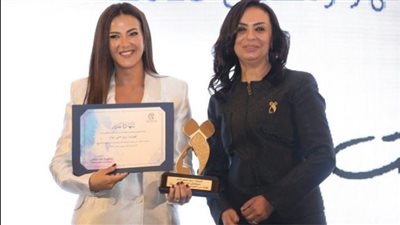 تكريم دنيا سمير غانم من المجلس القومي للمرأة عن مسلسل جت سليمة