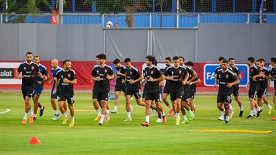 كولر يحاضر بالفيديو.. تفاصيل مران الأهلي استعدادًا لموقعة الوداد المغربي