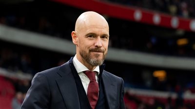 تين هاج يتلقى ضربة موجعة في مانشستر يونايتد 