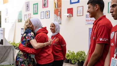 أثناء جولتها في القاهرة.. جيل بايدن تزور مدرسة حكومية بصحبة وزير التعليم 