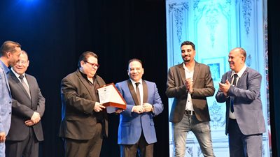 البيت الفني للفنون الشعبية يكرم خالد جلال 