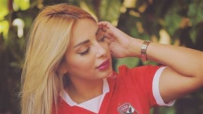 مصطفي شوبير يا جماعه.. مي حلمي تشيد بأداء حارس مرمى النادي الأهلي