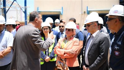 وزيرة البيئة تتفقد عدد من المشروعات البيئية بالمنشآت الصناعية بالإسكندرية
