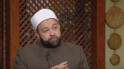 هل يحق للرجل منع زوجته من الحج؟.. إمام بالأوقاف يُجيب (فيديو)