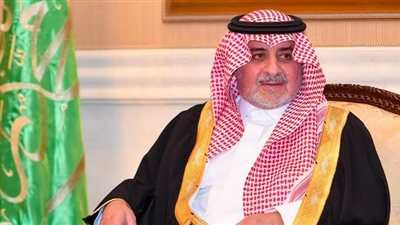 أمير تبوك يواسي رئيس مركز حالة عمار في وفاة والدته