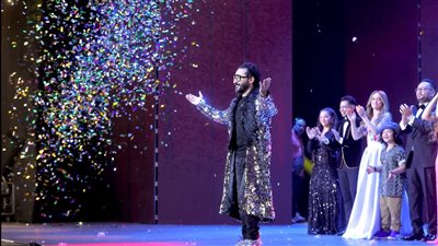 أحمد حلمي يختتم عروض 