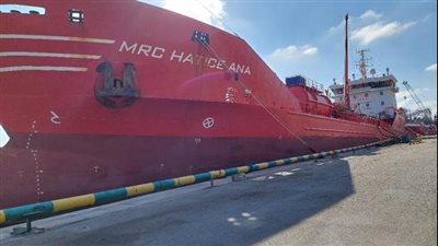 شحن 50 ألف طن من خام كلينكر من ميناء شرق بورسعيد