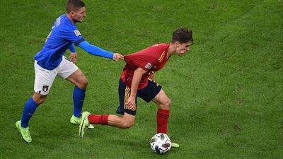 ما هي القنوات المفتوحة الناقلة لمباراة إسبانيا وإيطاليا في نصف نهائي دوري الأمم الأوروبية؟