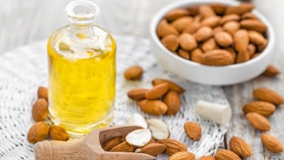 زيت اللوز.. تعرف على فوائده واستخداماته