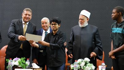 البحوث الإسلامية يكرم الفائزين في مسابقة مجلة الأزهر