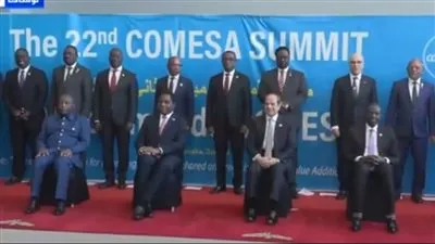 شاهد.. السيسي يلتقط صورة تذكارية مع القادة المشاركين في الكوميسا