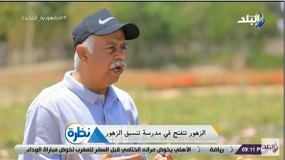 شاهد.. حمدي رزق في جولة داخل مدرسة 