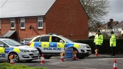 بينهم تلميذان.. إصابة ثلاثة بريطانيين إثر حادث اعتداء على مدرسة