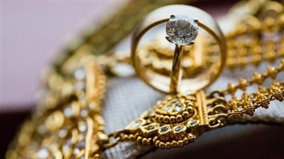 تراجع أسعار الذهب العالمية وسط توقعات رفع الفائدة