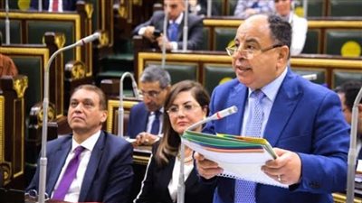 بعد اعتراض رئيس المجلس.. وزير المالية يحضر جلسة 