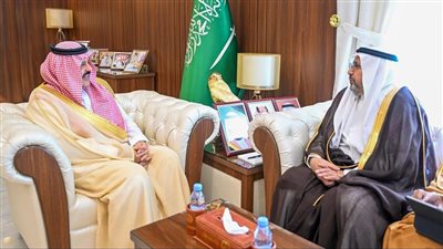أميرِ منطقة حائل يستقبلُ المشرفَ على مشروع حاتم الطائي الثقافي
