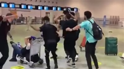 أول تعليق لمشجع الزمالك في المغرب.. ومفاجأة عن لقائه ببعثة الأهلي بالمطار