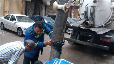 انتشار سيارات شفط مياه الأمطار في الإسكندرية