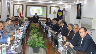 ١١ جامعة مصرية فى البرنامج التدريبى لشغل منصب رئيس جامعة