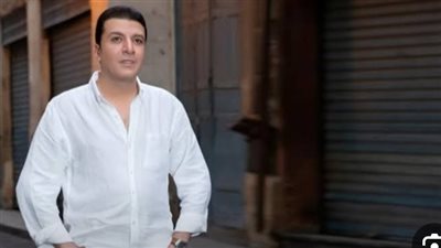 مزمار وتورته وبكاء حلمي عبدالباقي احتفالا بفوز مصطفى كامل في الانتخابات