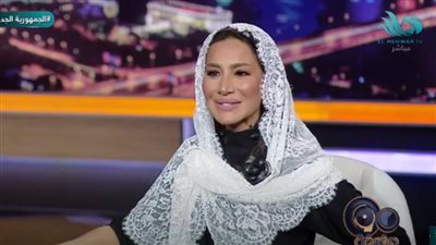 شاهد.. بسمة وهبة ترتدي الحجاب على الهواء